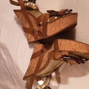 Vintage guess women's leather strappy platform corkscrew style size 8 shoes